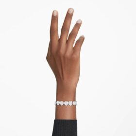 Ariana Grande X Swarovski-armband met gemengde slijpvormen, hartjes, wit, gerhodineerd Ariana Grande X Swarovski-armband met gemengde slijpvormen, hartjes, wit, gerhodineerd