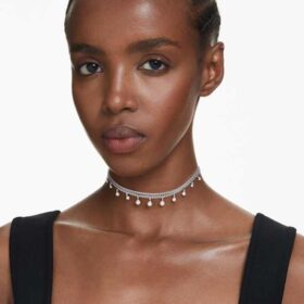 Ariana Grande X Swarovski choker met kristallen parel, ronde slijpvorm, wit, gerhodineerd Ariana Grande X Swarovski choker met kristallen parel, ronde slijpvorm, wit, gerhodineerd