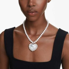 Ariana Grande X Swarovski ketting met kristallen parel, hartvormige slijpvorm, hart, wit, gerhodineerd Ariana Grande X Swarovski ketting met kristallen parel, hartvormige slijpvorm, hart, wit, gerhodineerd