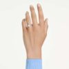 Een Angelic-ring met gemengde slijpvormen, hart, wit, gerhodineerd Een Angelic-ring met gemengde slijpvormen, hart, wit, gerhodineerd