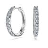 Eternity-hoepeloorbellen met in het laboratorium gekweekte diamanten 0,56 karaat in totaal, ronde vorm, sterlingzilver Eternity-hoepeloorbellen met in het laboratorium gekweekte diamanten 0,56 karaat in totaal, ronde vorm, sterlingzilver
