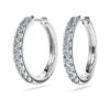 Eternity-hoepeloorbellen met in het laboratorium gekweekte diamanten 0,56 karaat in totaal, ronde vorm, sterlingzilver Eternity-hoepeloorbellen met in het laboratorium gekweekte diamanten 0,56 karaat in totaal, ronde vorm, sterlingzilver