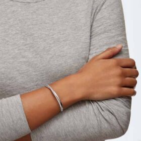 Hyperbola-armband met ronde slijpvorm, wit, gerhodineerd Hyperbola-armband met ronde slijpvorm, wit, gerhodineerd