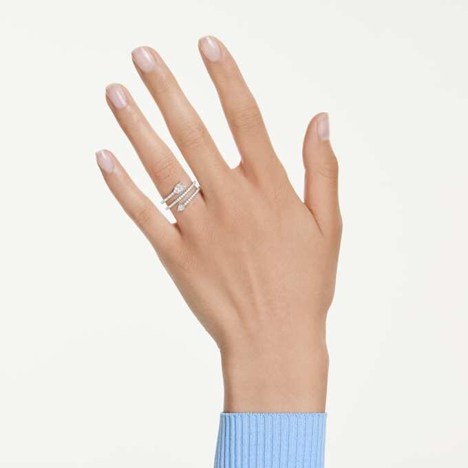 Idyllia-ring met motief, gemengde slijpvormen, pijl, wit, gerhodineerd Idyllia-ring met motief, gemengde slijpvormen, pijl, wit, gerhodineerd