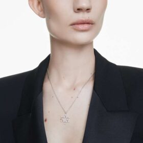 Insigne hanger, ronde slijpvorm, ster, wit, gerhodineerd