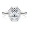 Ring met achthoekige bezel, in het laboratorium gekweekte diamanten 2,0 karaat in totaal, achthoekige vorm, 14K witgoud Ring met achthoekige bezel, in het laboratorium gekweekte diamanten 2,0 karaat in totaal, achthoekige vorm, 14K witgoud