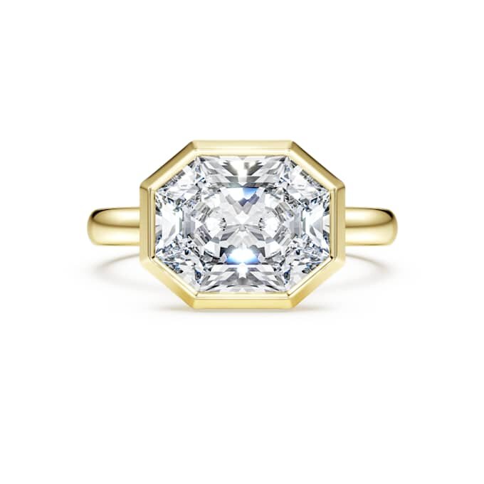 Ring met achthoekige zetting, in het laboratorium gekweekte diamanten 3,0 karaat in totaal, achthoekige vorm, 14-karaats geelgoud Ring met achthoekige zetting, in het laboratorium gekweekte diamanten 3,0 karaat in totaal, achthoekige vorm, 14-karaats geelgoud