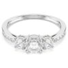 Stilla Attract-ring met ronde slijpvorm, wit, zilverkleurige afwerking Stilla Attract-ring met ronde slijpvorm, wit, zilverkleurige afwerking