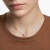 Stilla-hanger met ronde slijpvorm, wit, verguld Stilla-hanger met ronde slijpvorm, wit, verguld