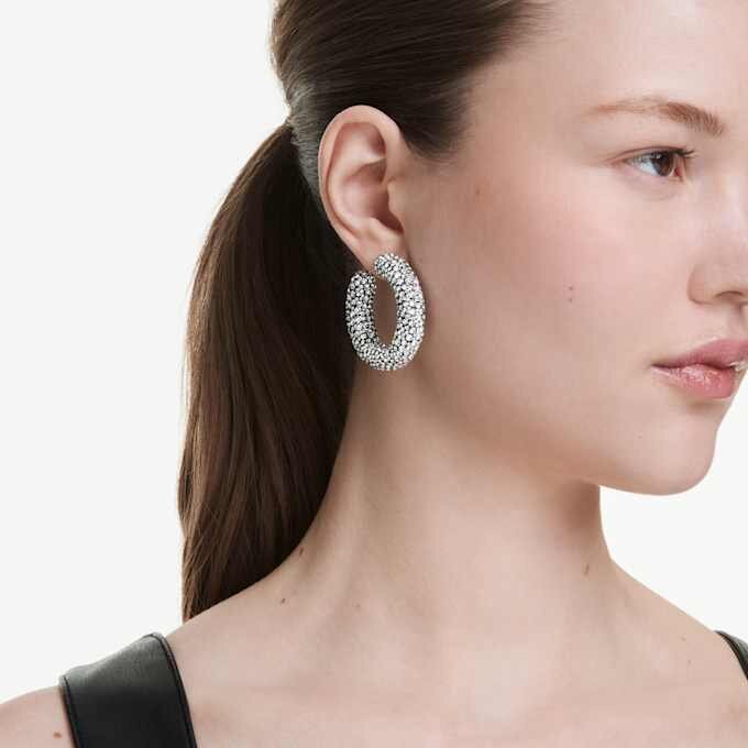 Sublima hoepeloorbellen met gemengde ronde slijpvormen, wit, gerhodineerd Sublima hoepeloorbellen met gemengde ronde slijpvormen, wit, gerhodineerd