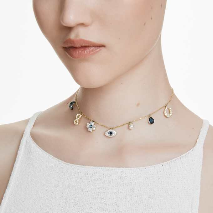 Symbolica-choker met kristallen parel, maan, Infinity-teken, klavertje, boze oog en hoefijzer, blauw, verguld Symbolica-choker met kristallen parel, maan, Infinity-teken, klavertje, boze oog en hoefijzer, blauw, verguld