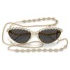 Zonnebril in cat-eye-vorm, met ketting, grijs Zonnebril in cat-eye-vorm, met ketting, grijs